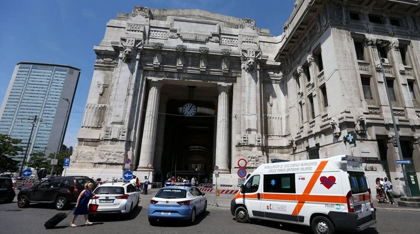 Μιλάνο: Μετανάστης προσπάθησε να σφάξει αστυνομικό – Τον έσωσε το αλεξίσφαιρο γιλέκο